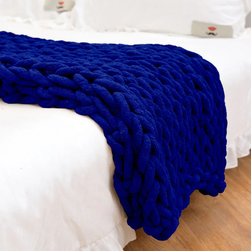 Cloudbraid – Chenille Throw Blanket