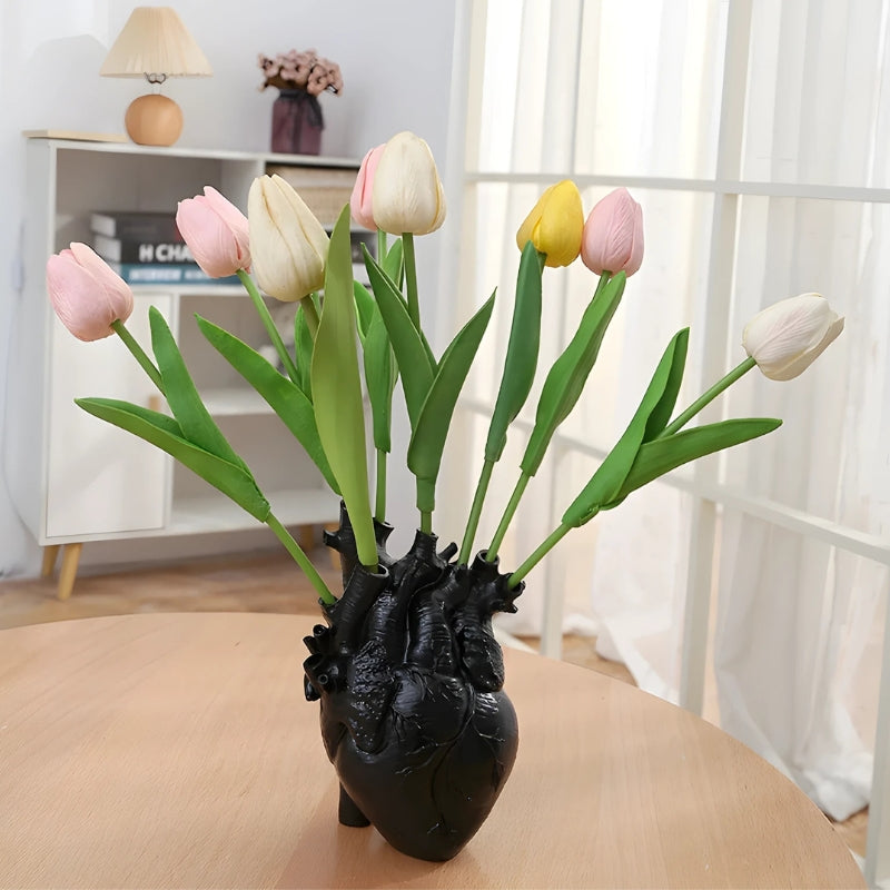 Vitalforge – Heart Vase