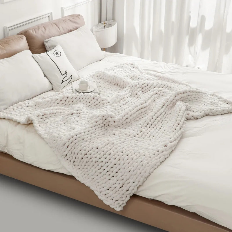 Cloudbraid – Chenille Throw Blanket