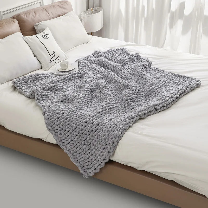 Cloudbraid – Chenille Throw Blanket