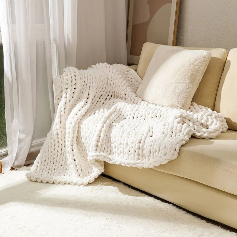 Cloudbraid – Chenille Throw Blanket
