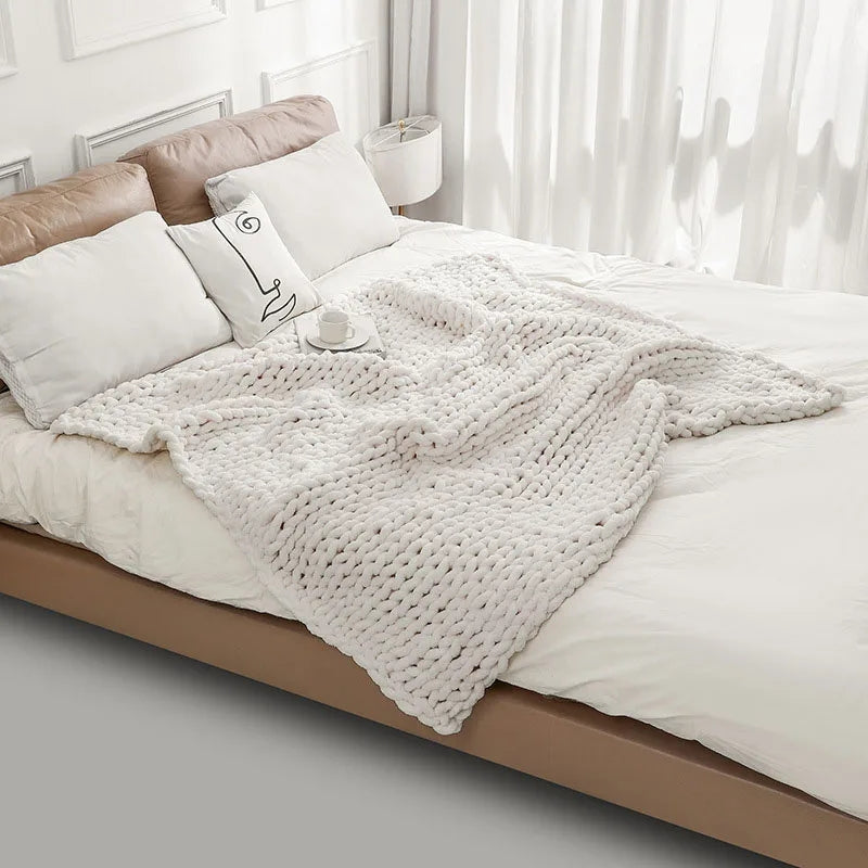 Cloudbraid – Chenille Throw Blanket