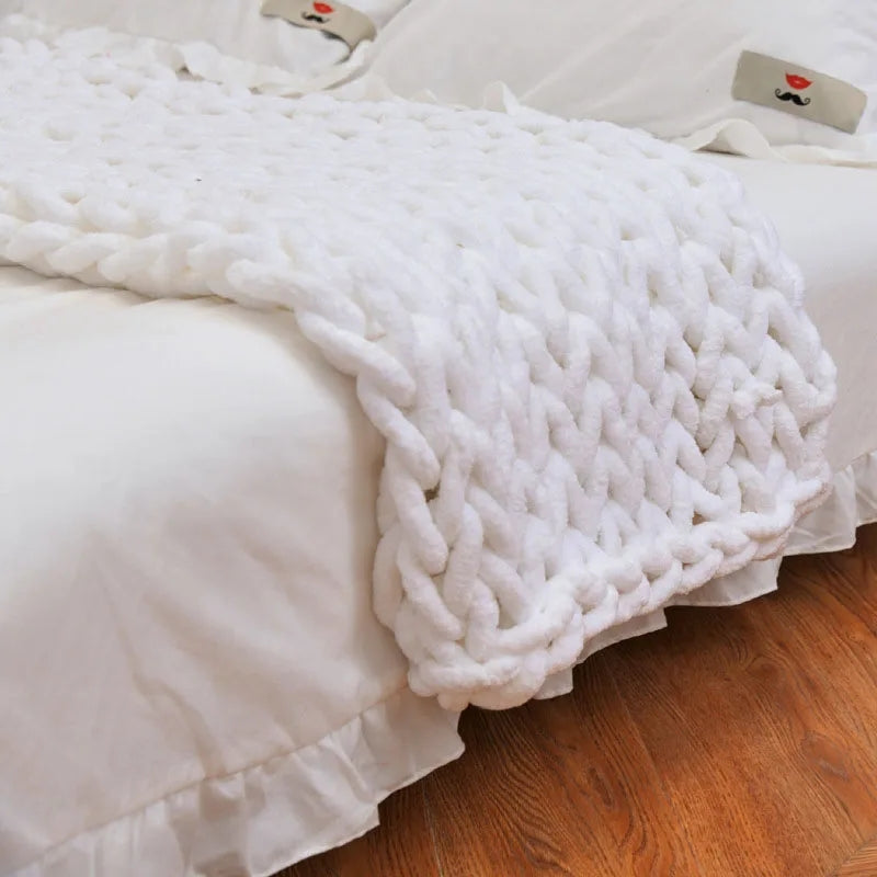 Cloudbraid – Chenille Throw Blanket