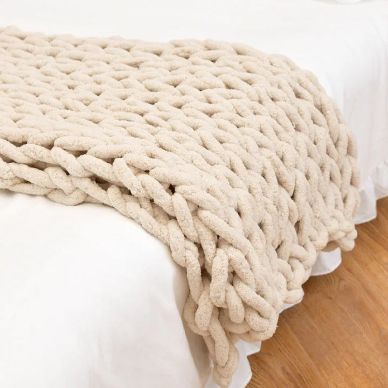 Cloudbraid – Chenille Throw Blanket