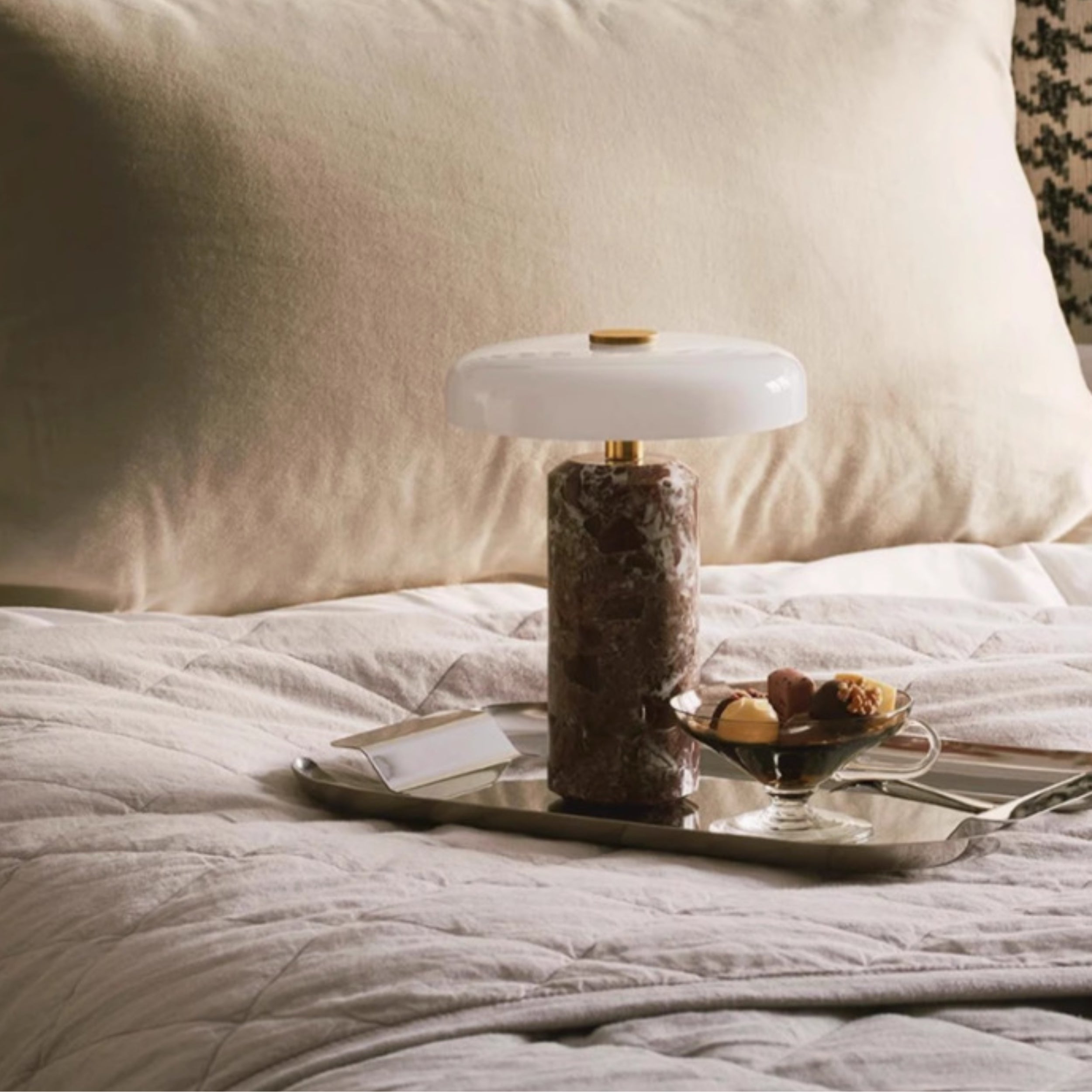 Illume – Marble Mushroom Lamp