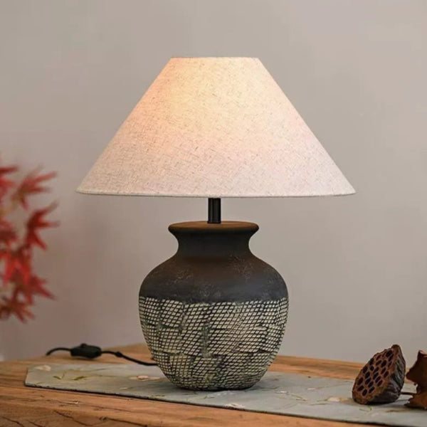 Obsidian – Ceramic Table Lamp lifestyle photo