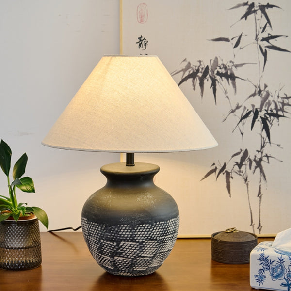 Obsidian – Ceramic Table Lamp lifestyle photo