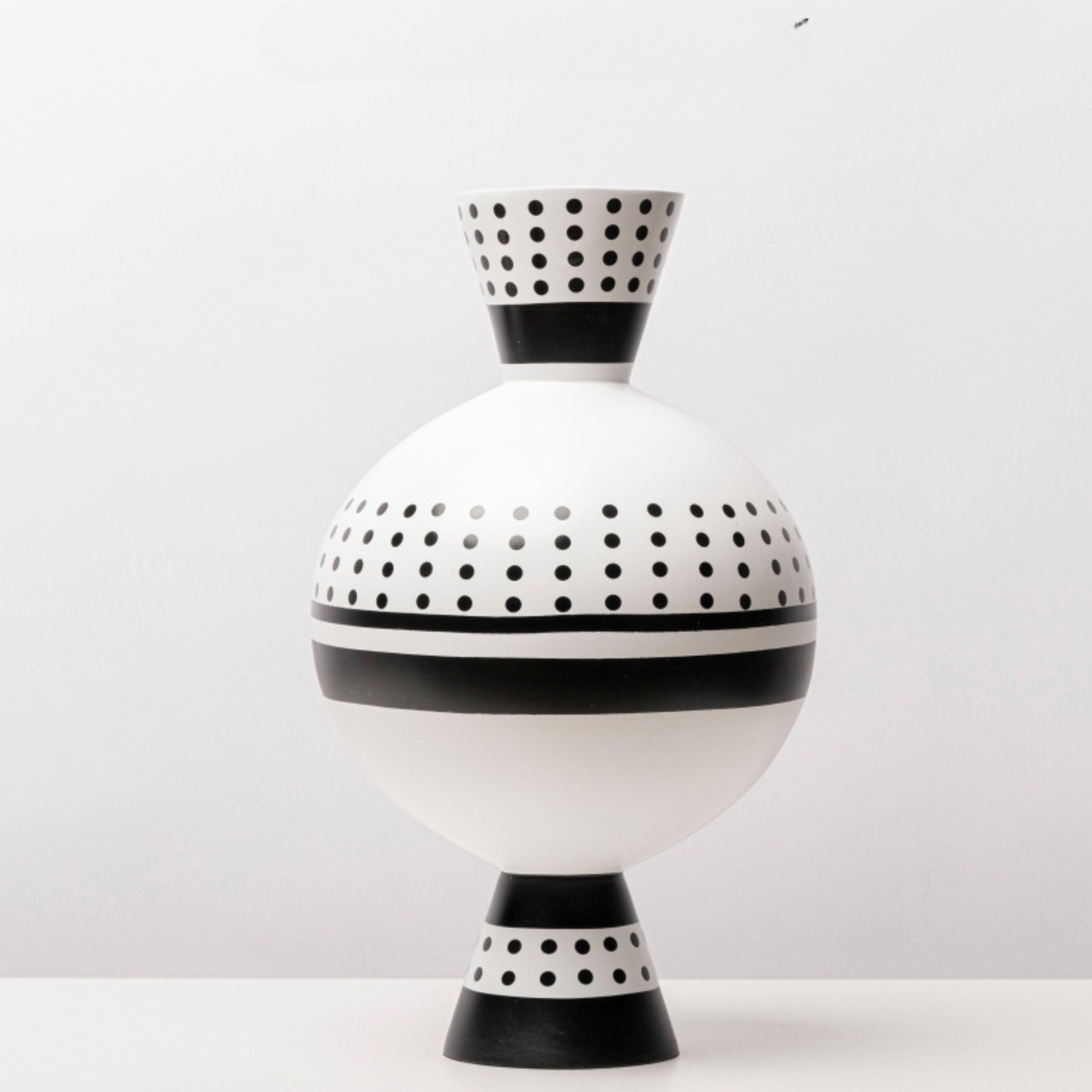 GeoStream – Resin Vase