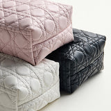 Clairé  - Tissue Holder